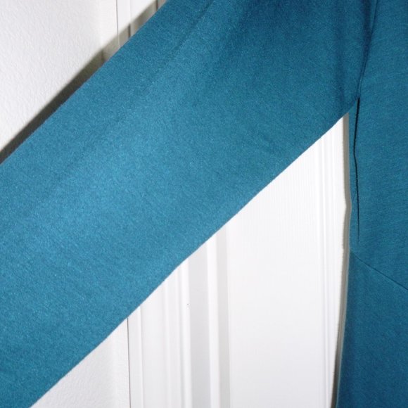 Womens- Open front cardigan with attached shell - Picture 3 of 7